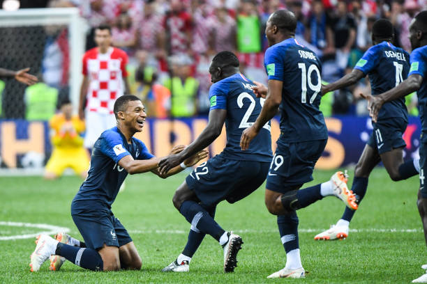 赛中担任着 赛中担任着